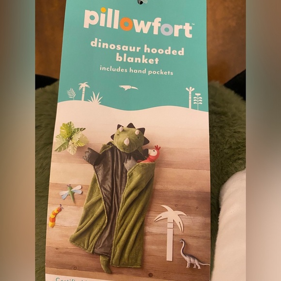 Green Dinosaur Kids Blanket NWT - Picture 4 of 5